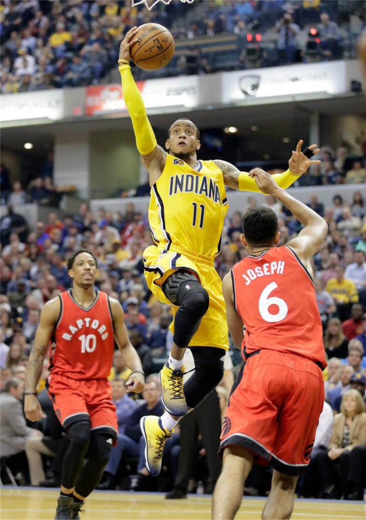 背景下诞生 背景下诞生