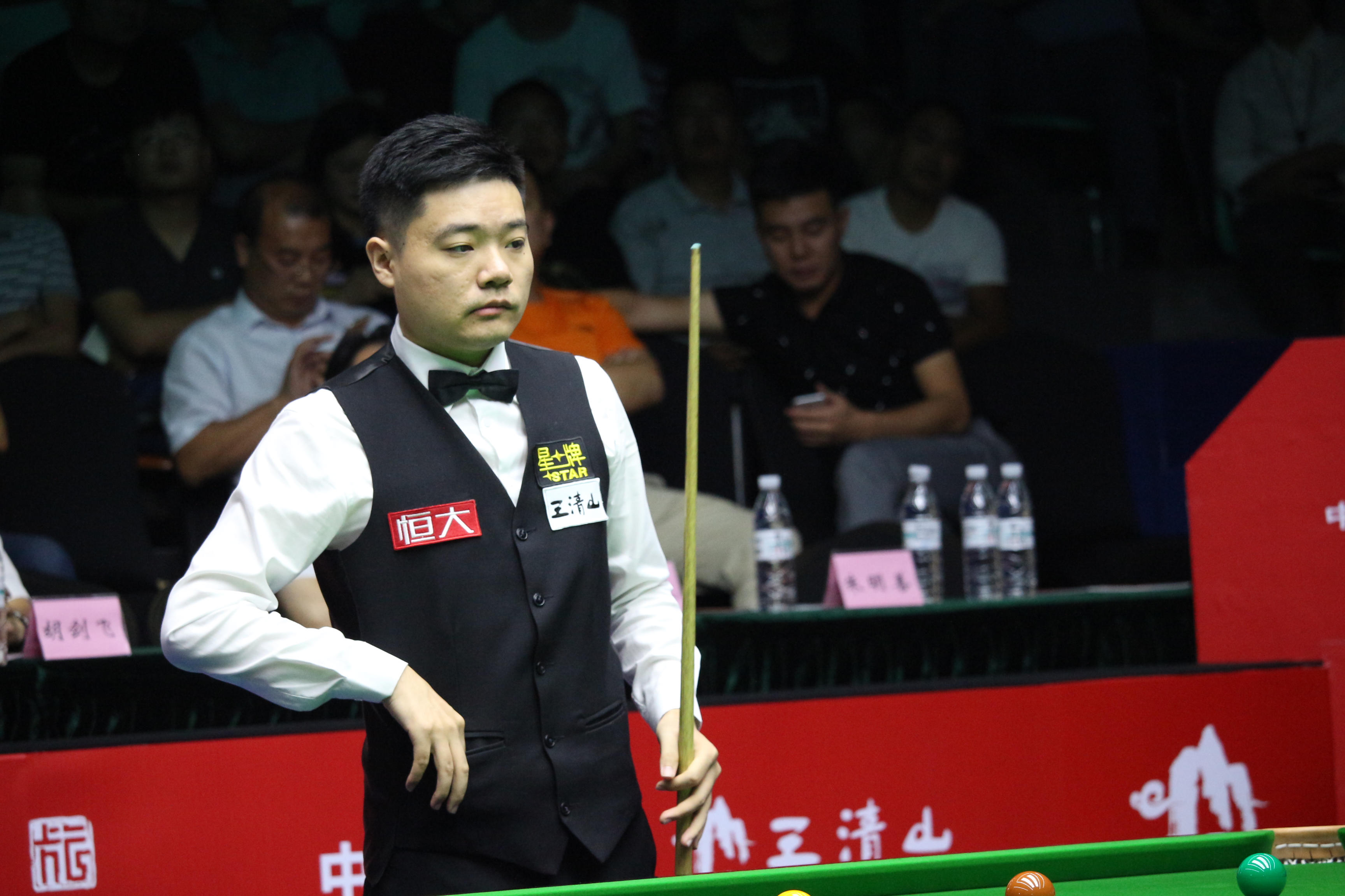 攻上拉开了 攻上拉开了